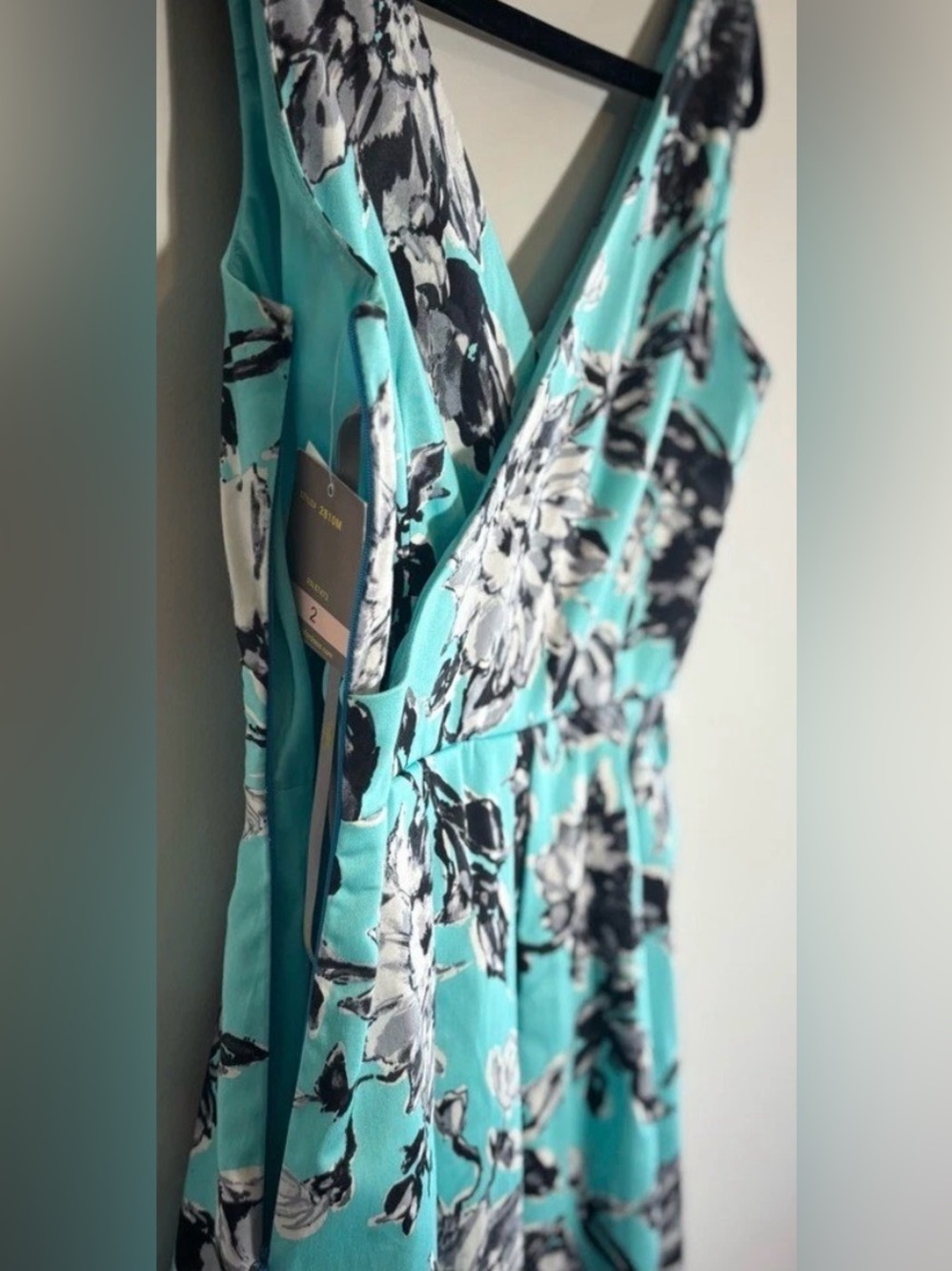 Taylor Floral Pleated Sundress – V-Neck, Turquoise Black White Print, Size 2 - Picture 5 of 7